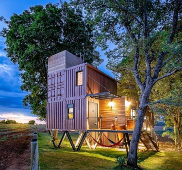 Nhà Container Full Nội Thất và Hệ Thống Năng Lượng Mặt Trời